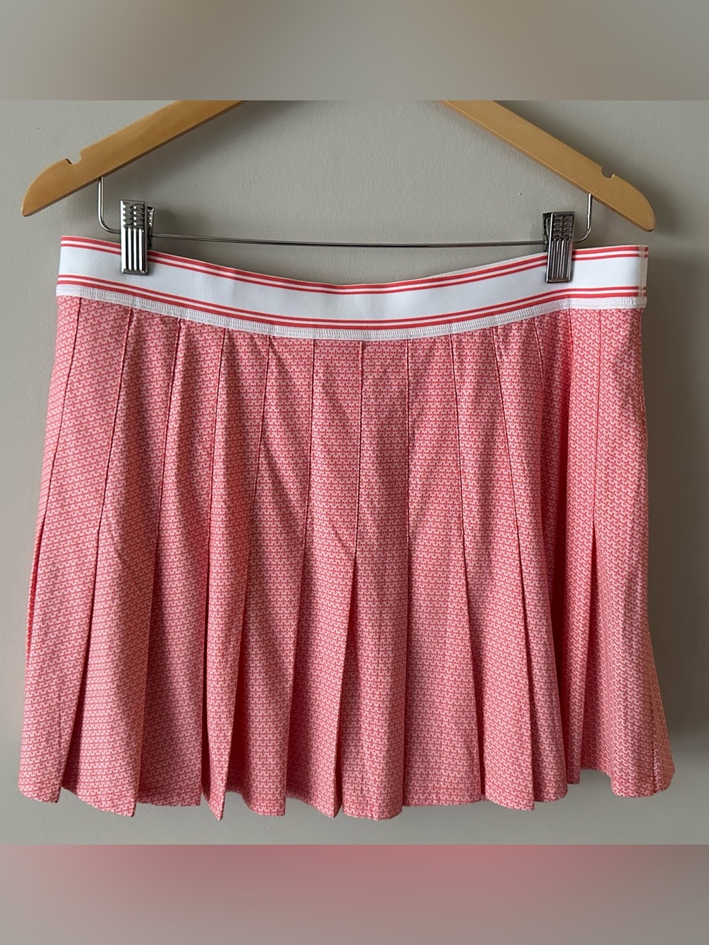 NWT Vineyard Vines performance women’s L golf pleated skort fleur micro flamingo